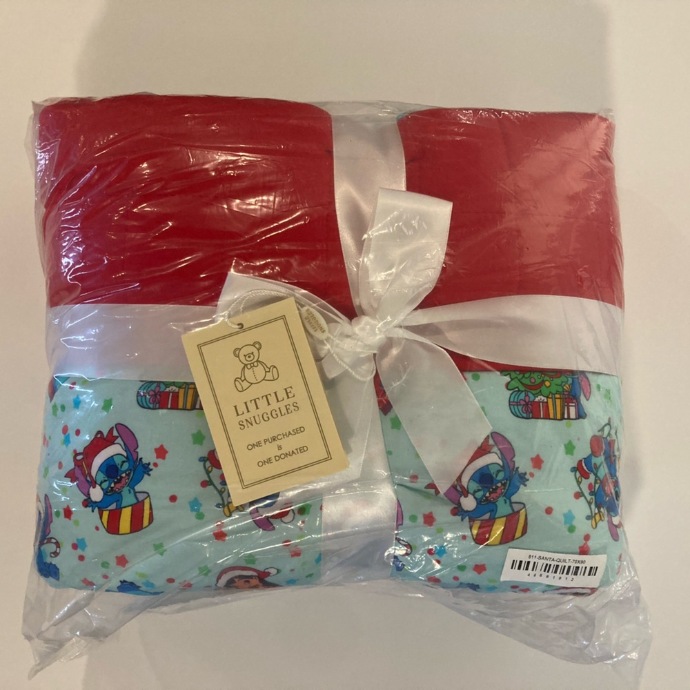 NWT Little Snuggles Christmas Lilo & Stitch Holiday Bamboo Blanket - 70 x 90